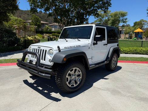 Used 2014 Jeep Wrangler Rubicon AWD/4WD image 4