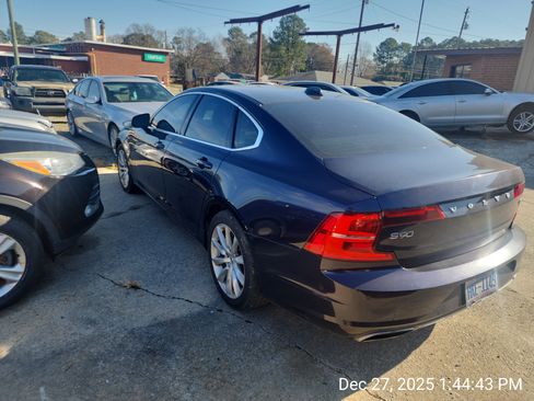 Used 2017 Volvo S90 T6 Momentum w/ Vision Package image 7