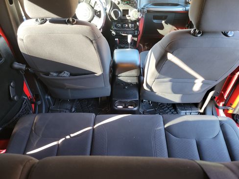 Used 2016 Jeep Wrangler Unlimited Sport w/ Connectivity Group image 11