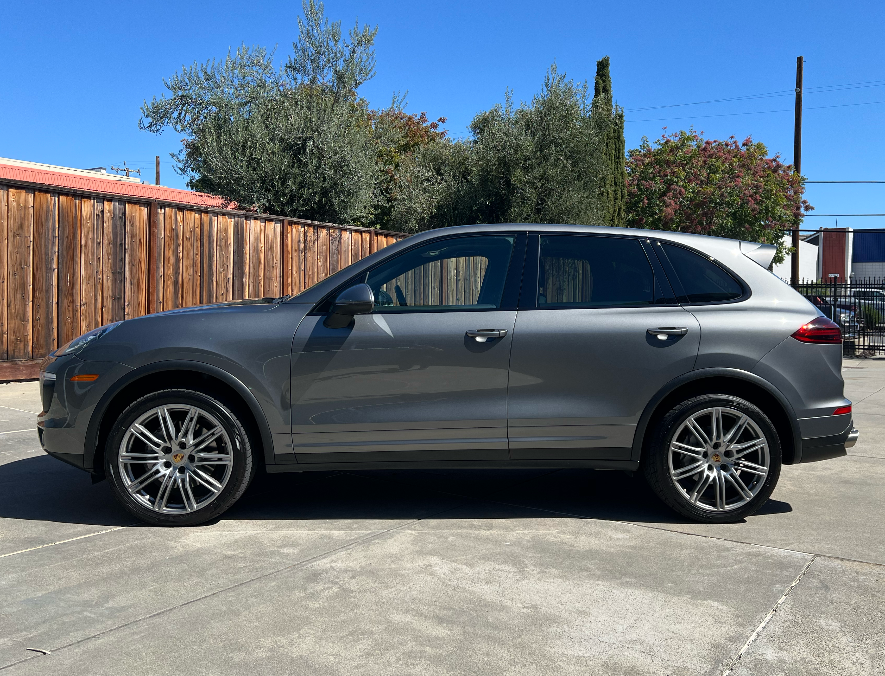 Used 2015 Porsche Cayenne S AWD/4WD image 11