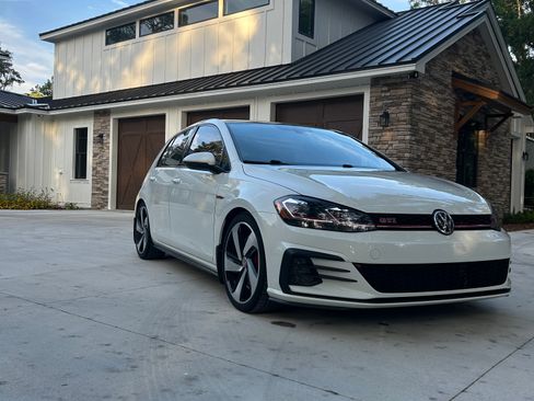 Used 2019 Volkswagen GTI SE FWD image 4