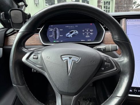 Used 2020 Tesla Model S Long Range Plus image 11