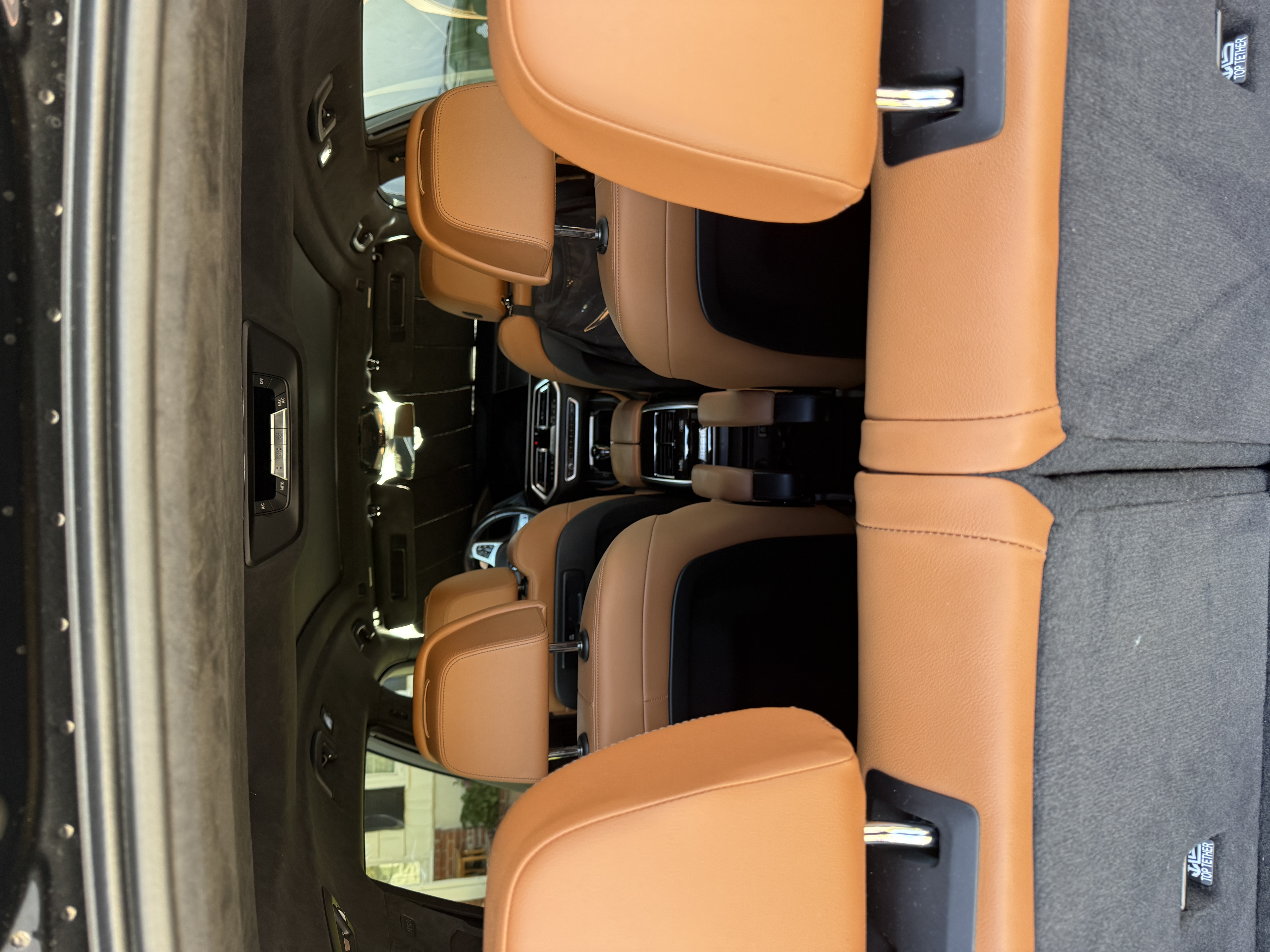Used 2021 BMW X7 xDrive40i w/ M Sport Package AWD/4WD image 11
