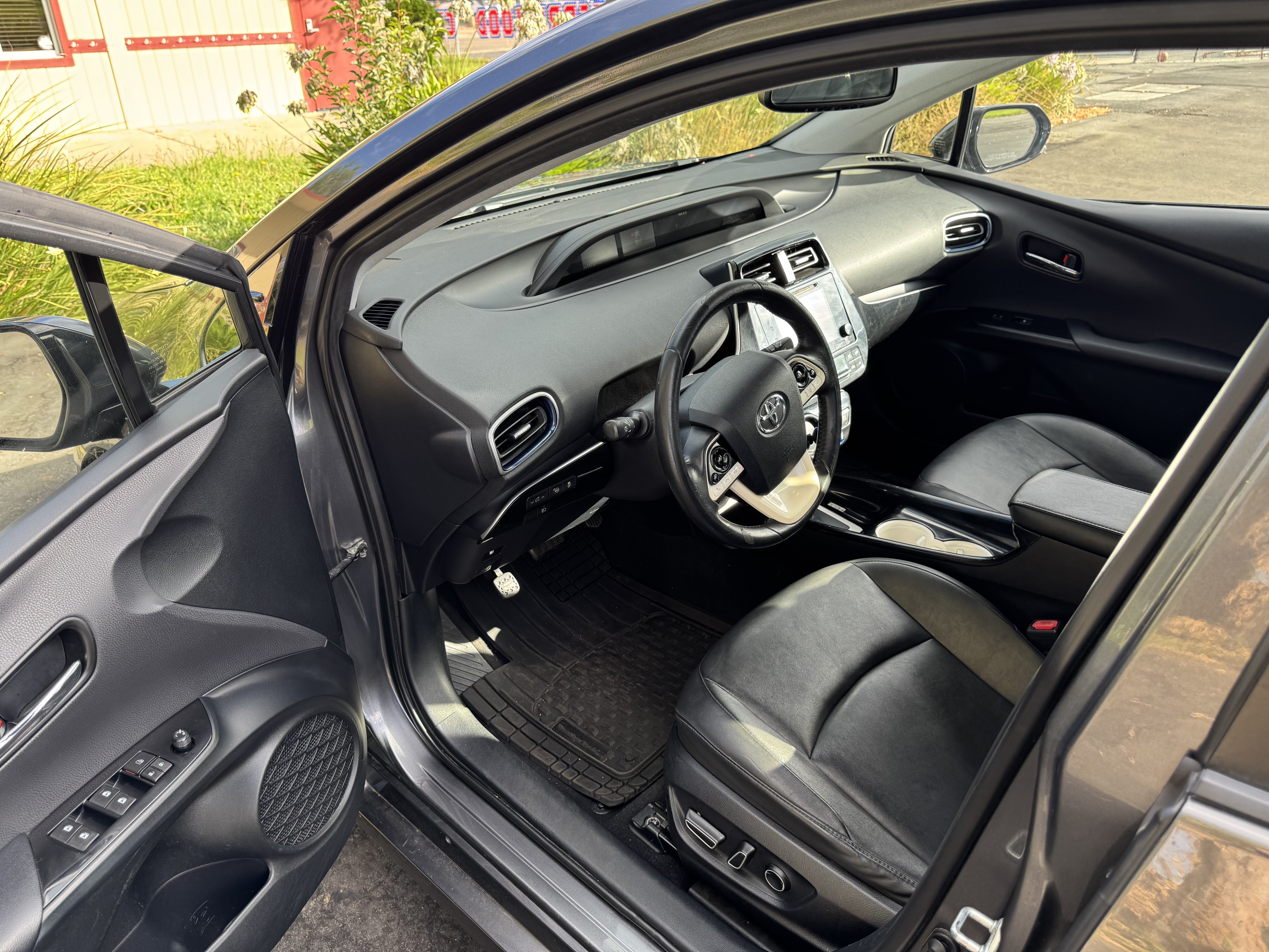 Used 2016 Toyota Prius Two FWD image 6