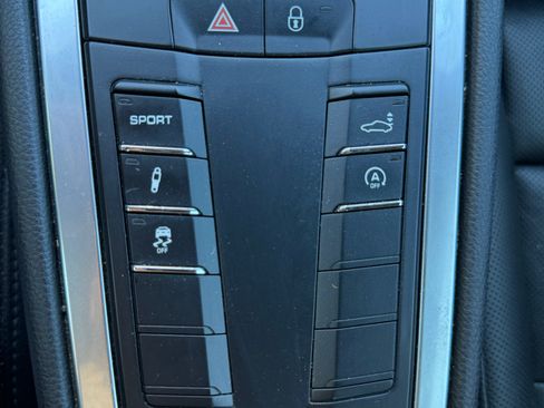 Used 2017 Porsche 911 Carrera image 15