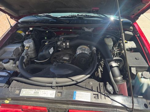 Used 2001 GMC Sonoma SLS w/ Super Spec Pkg 2 RWD image 11