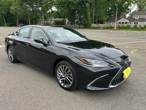 Used 2024 Lexus ES 300h Ultra Luxury FWD image 1