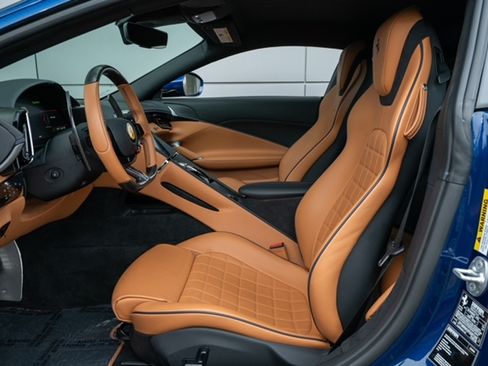 Used 2023 Ferrari Roma image 16