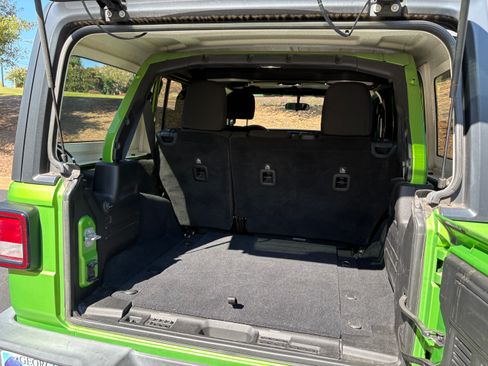 Used 2019 Jeep Wrangler Unlimited Sport S image 14