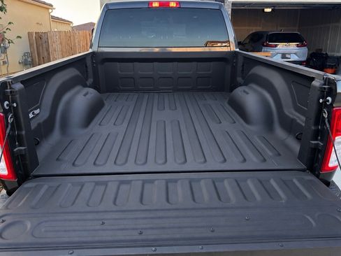 Used 2024 RAM 2500 Big Horn w/ Sport Appearance Package AWD/4WD image 9