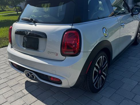 Used 2019 MINI Cooper S FWD image 1