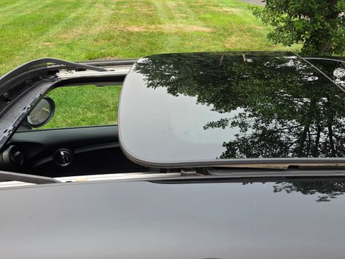 Used 2020 MINI Cooper 2-Door Hardtop FWD image 22