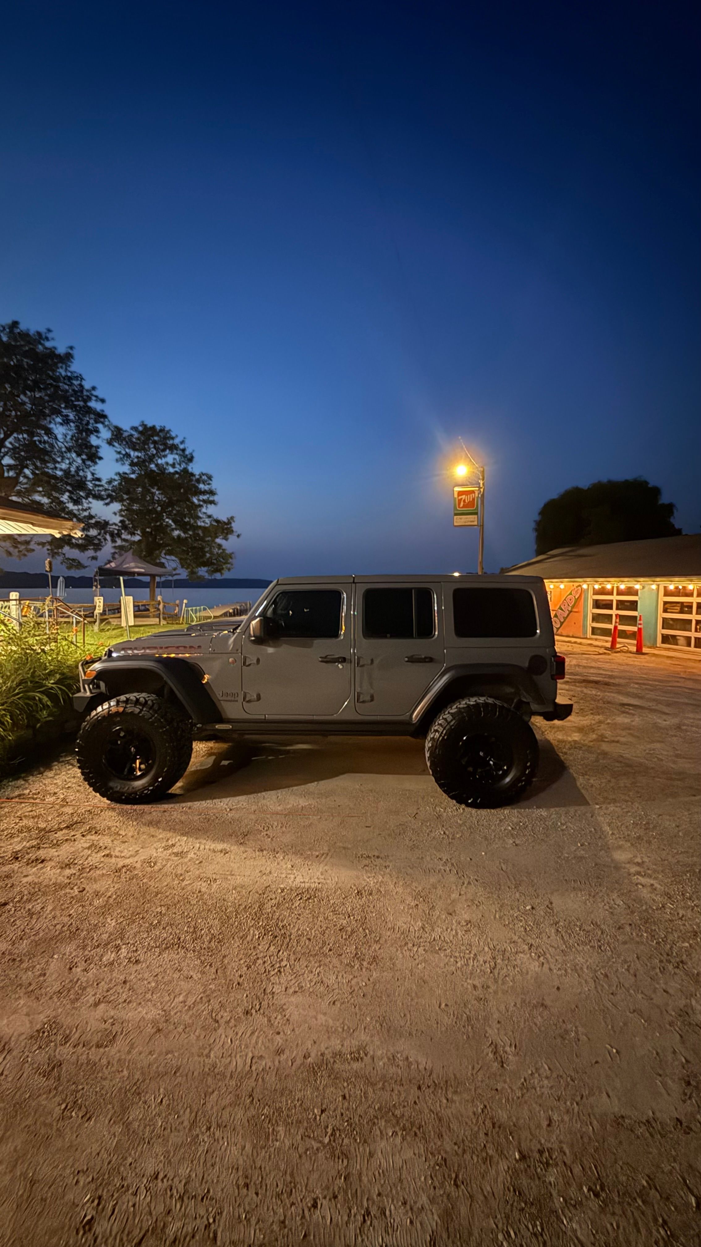Used 2019 Jeep Wrangler Unlimited Rubicon AWD/4WD image 9