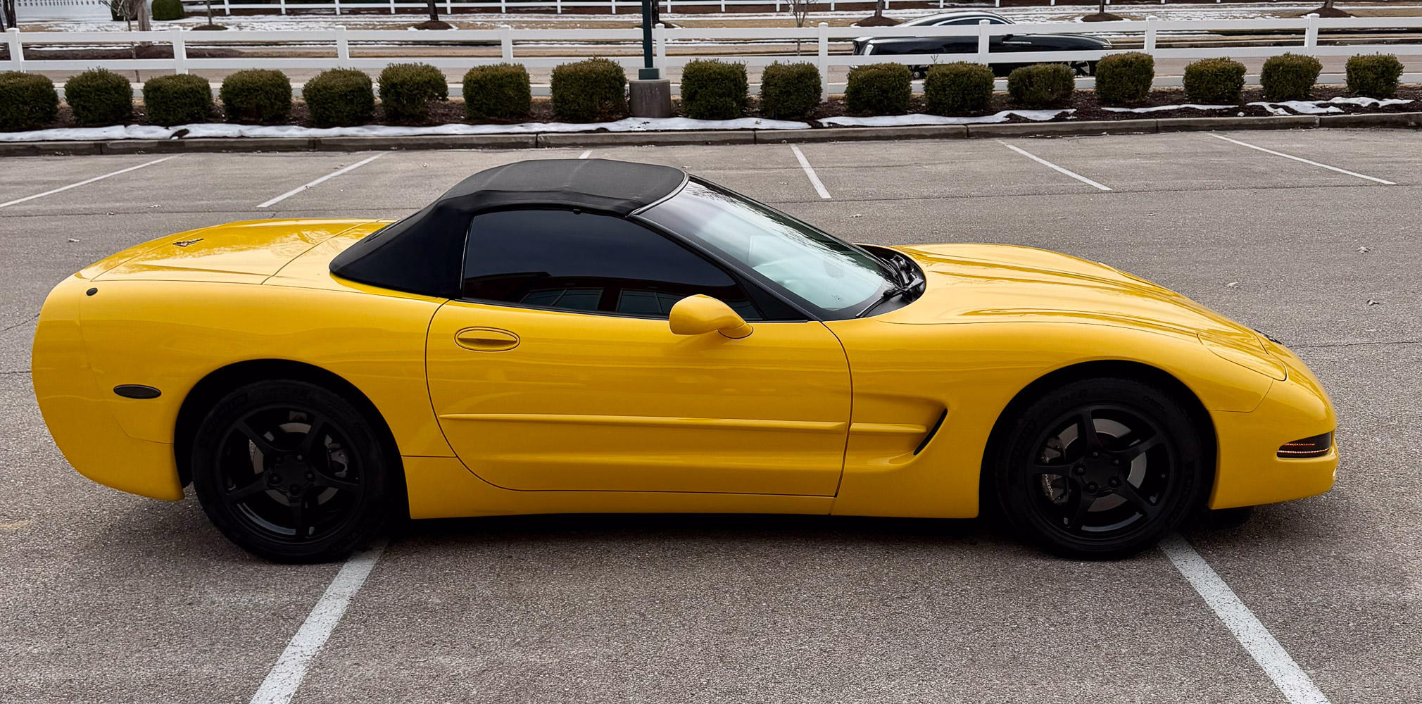 Used 2004 Chevrolet Corvette Convertible w/ Preferred Equipment Group RWD image 4
