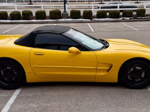 Used 2004 Chevrolet Corvette Convertible w/ Preferred Equipment Group image 4