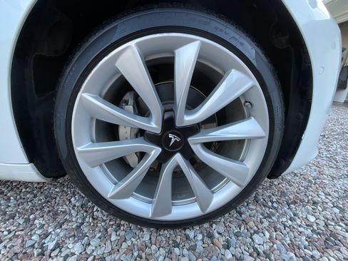 Used 2019 Tesla Model 3 Standard Range Plus image 16