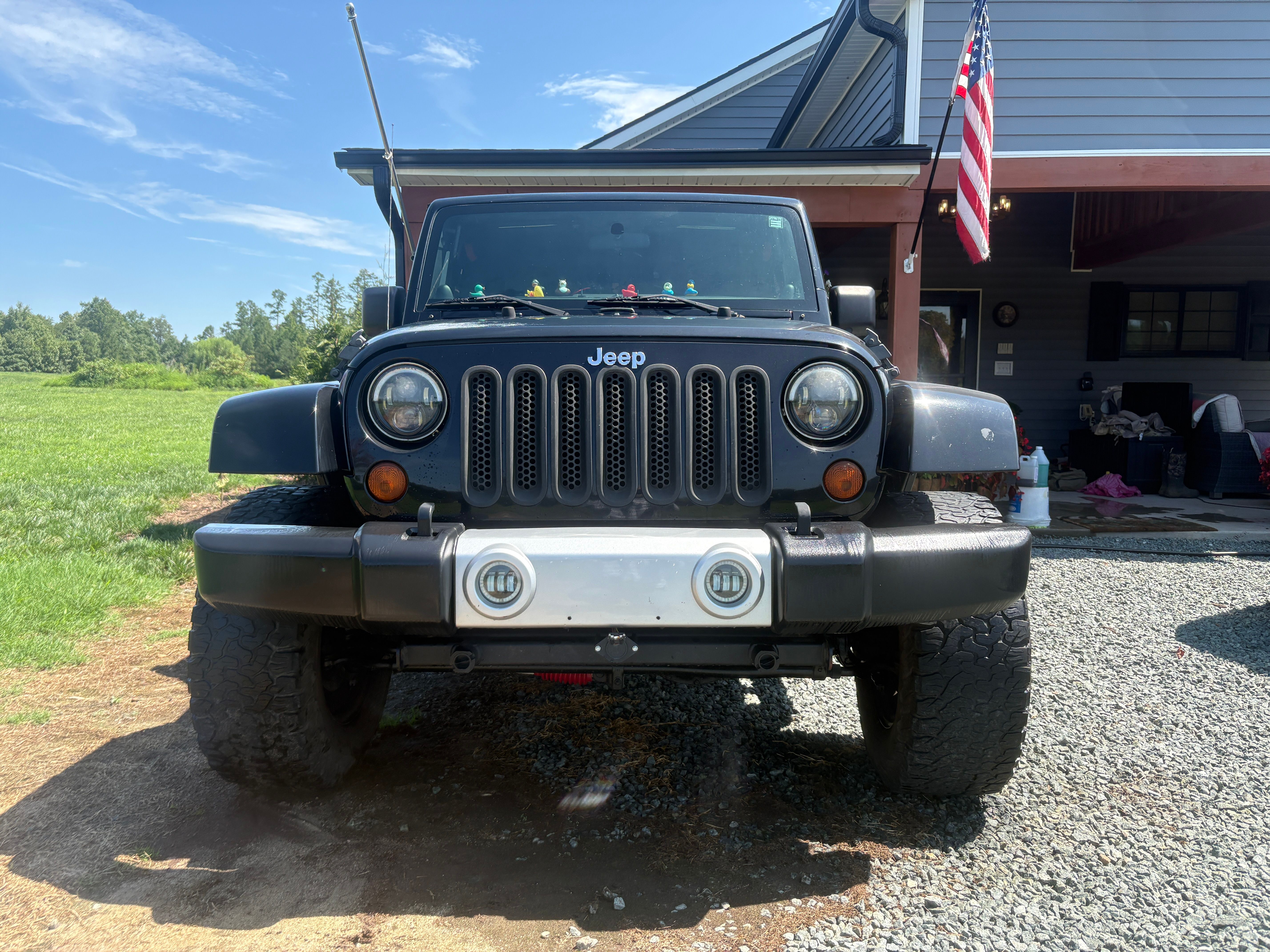 Used 2011 Jeep Wrangler Sahara w/ Connectivity Group AWD/4WD image 11