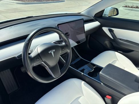 Used 2018 Tesla Model 3 Long Range image 15