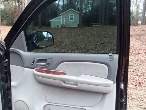 Used 2007 Chevrolet Avalanche LTZ w/ LTZ Preferred Equipment Group image 21