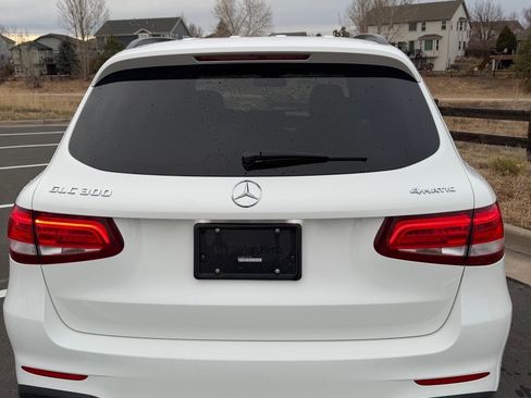 Used 2019 Mercedes-Benz GLC 300 4MATIC image 5