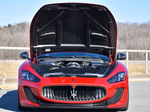 Used 2017 Maserati GranTurismo Sport image 2