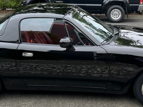 Used 1993 MAZDA MX-5 Miata Limited Edition RWD image 6