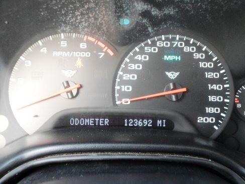 Used 1999 Chevrolet Corvette Convertible w/ Memory Pkg RWD image 19