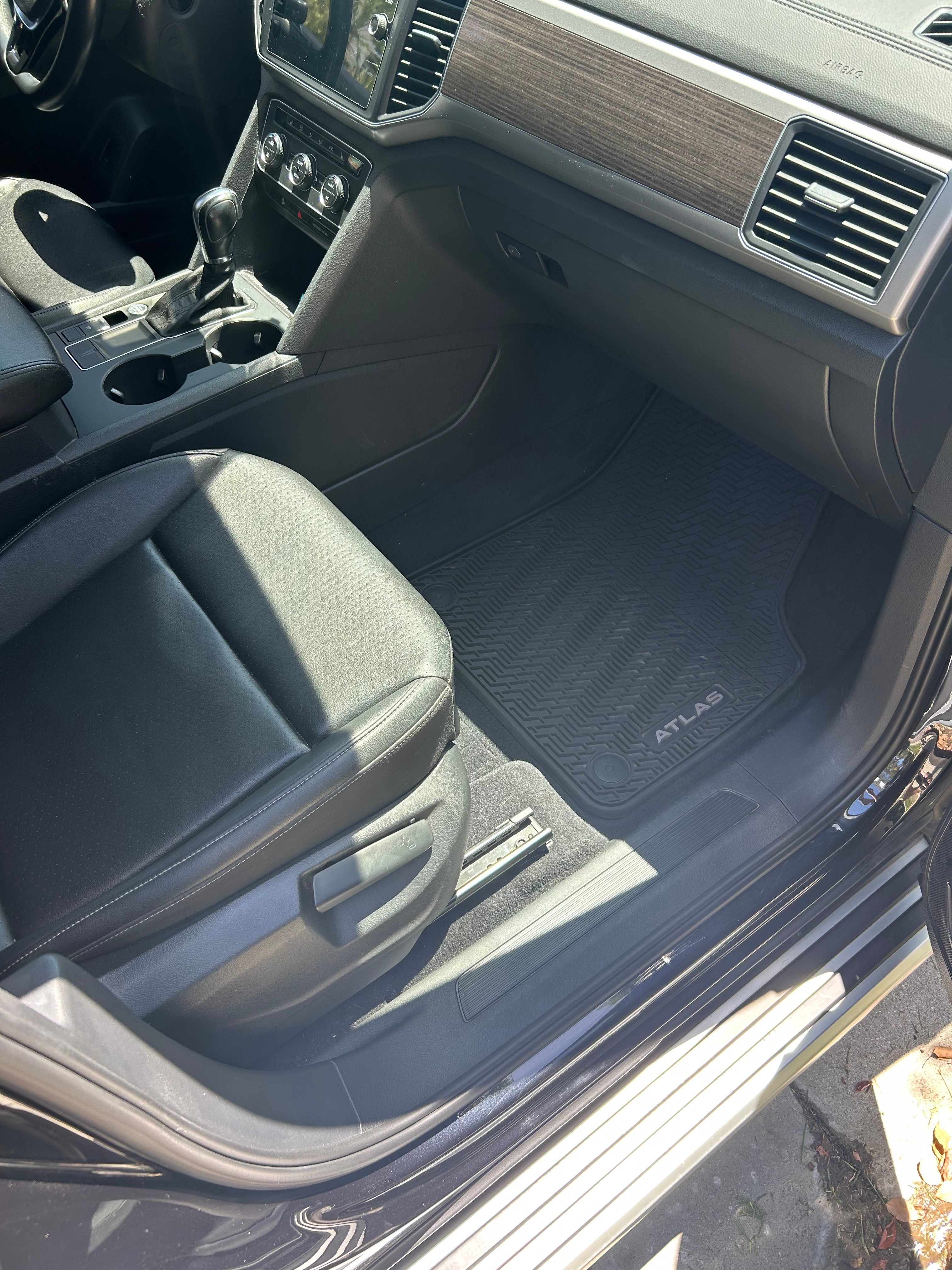 Used 2018 Volkswagen Atlas SE FWD image 18