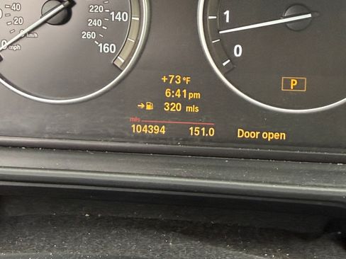 Used 2011 BMW 528i Sedan image 4