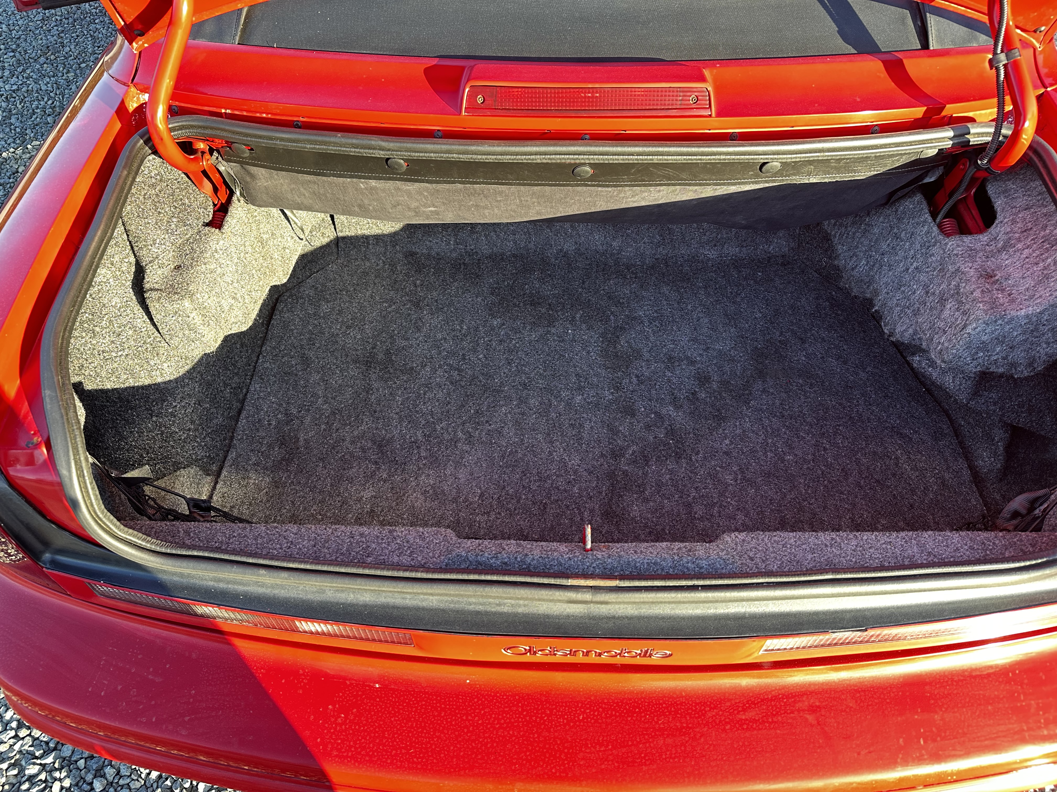 Used 1994 Oldsmobile Cutlass Supreme Convertible FWD image 29