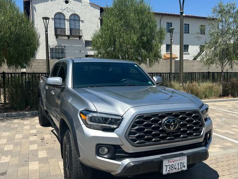 Used 2022 Toyota Tacoma TRD Off-Road w/ TRD Premium Off Road Package image 1