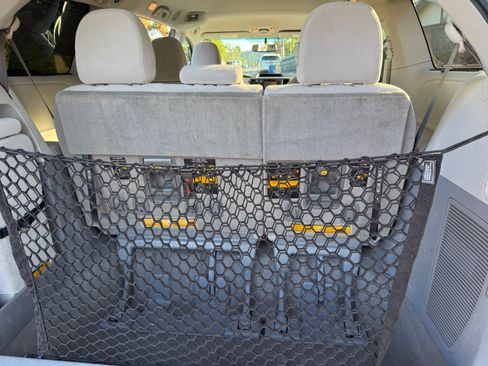 Used 2013 Toyota Sienna LE w/ Preferred Accessory Pkg FWD image 15