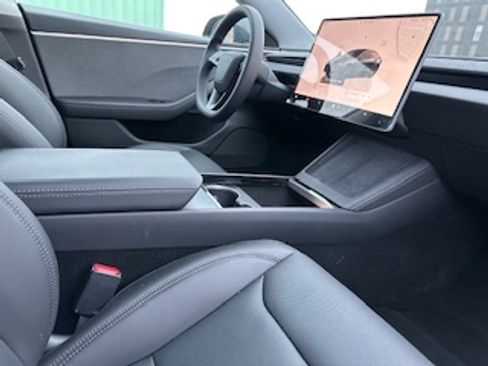 Used 2025 Tesla Model 3 Long Range image 1