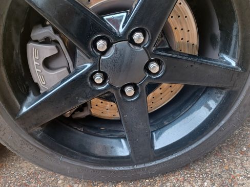 Used 2007 Chevrolet Corvette Coupe w/ Performance Package image 23