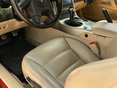 Used 2005 Chevrolet Corvette Coupe w/ Preferred Equipment Group image 8