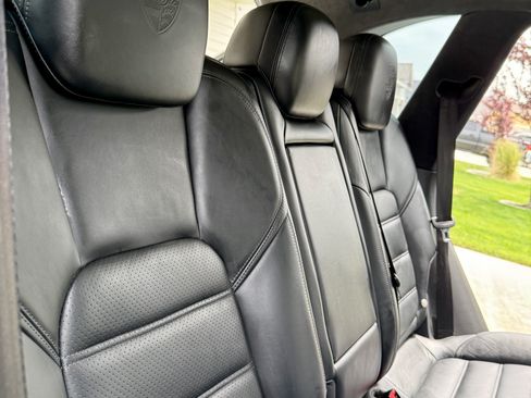 Used 2014 Porsche Cayenne AWD/4WD image 16