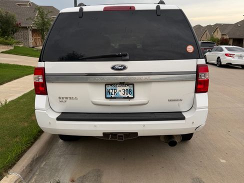 Used 2015 Ford Expedition XLT AWD/4WD image 9