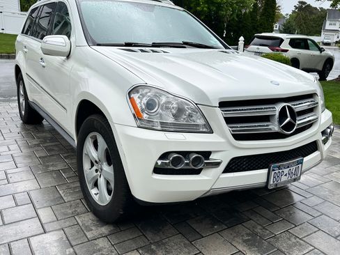 Used 2010 Mercedes-Benz GL 450 4MATIC image 2