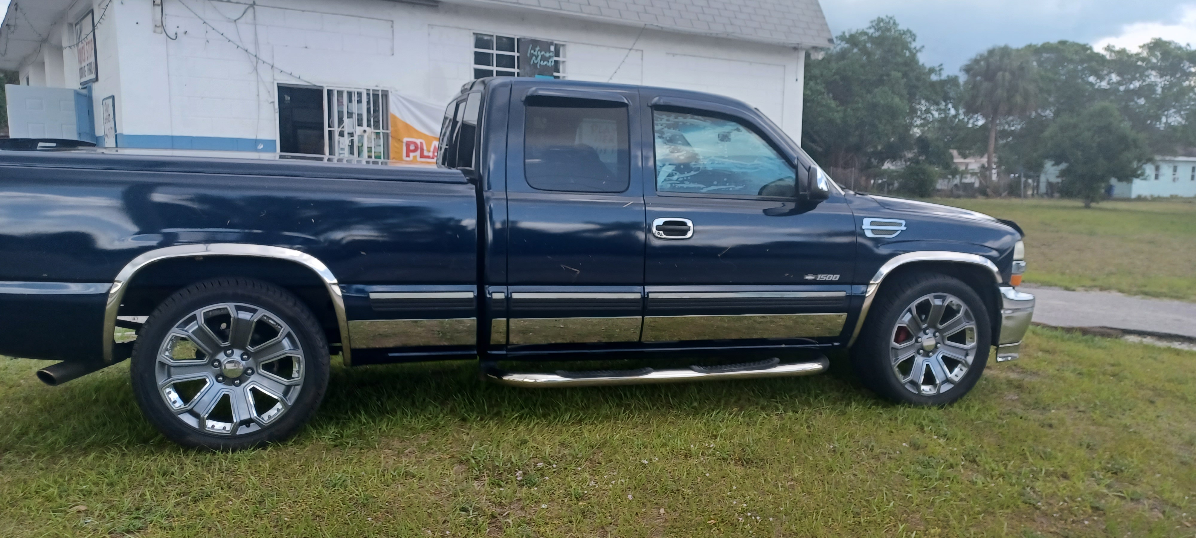 Used 2000 Chevrolet Silverado 1500 LS RWD image 2