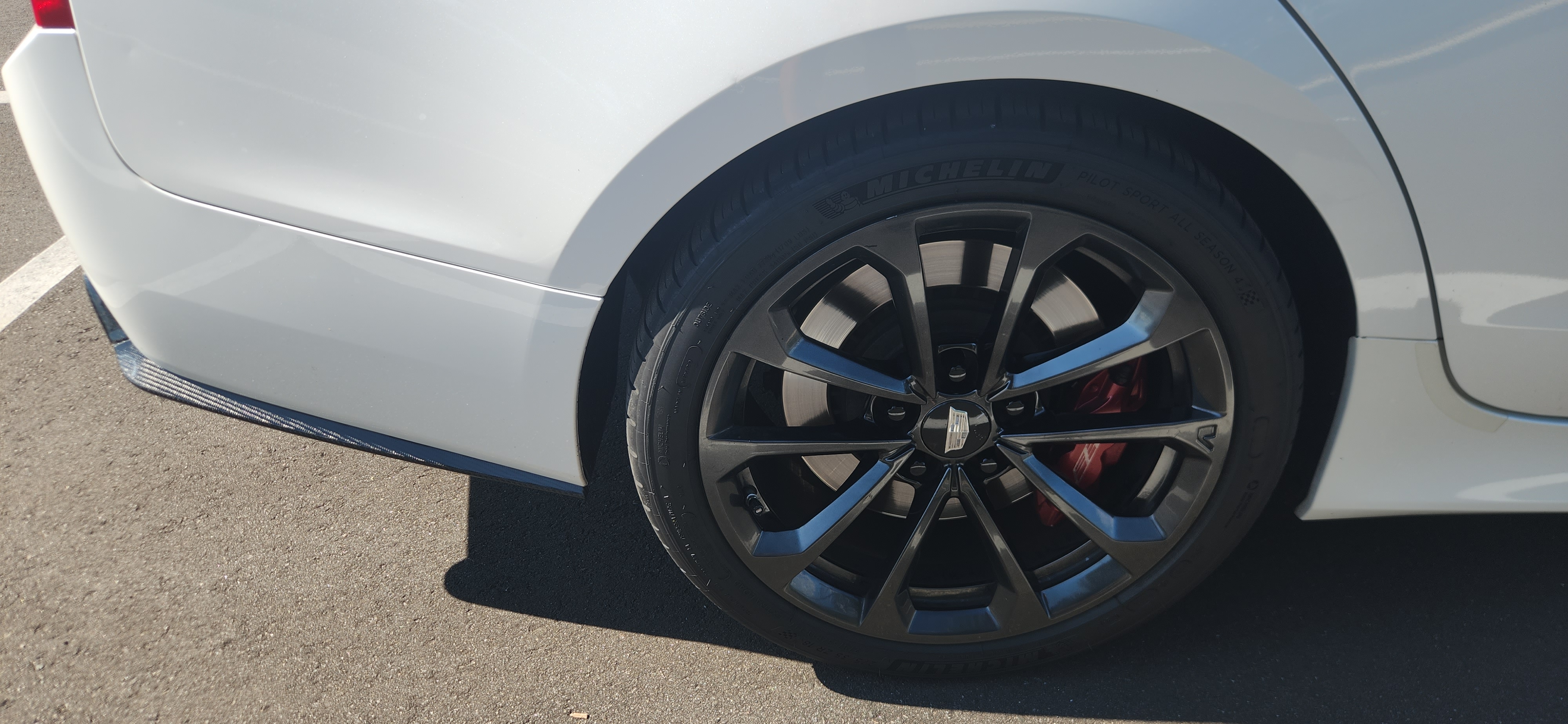 Used 2018 Cadillac ATS V w/ Luxury Package RWD image 15