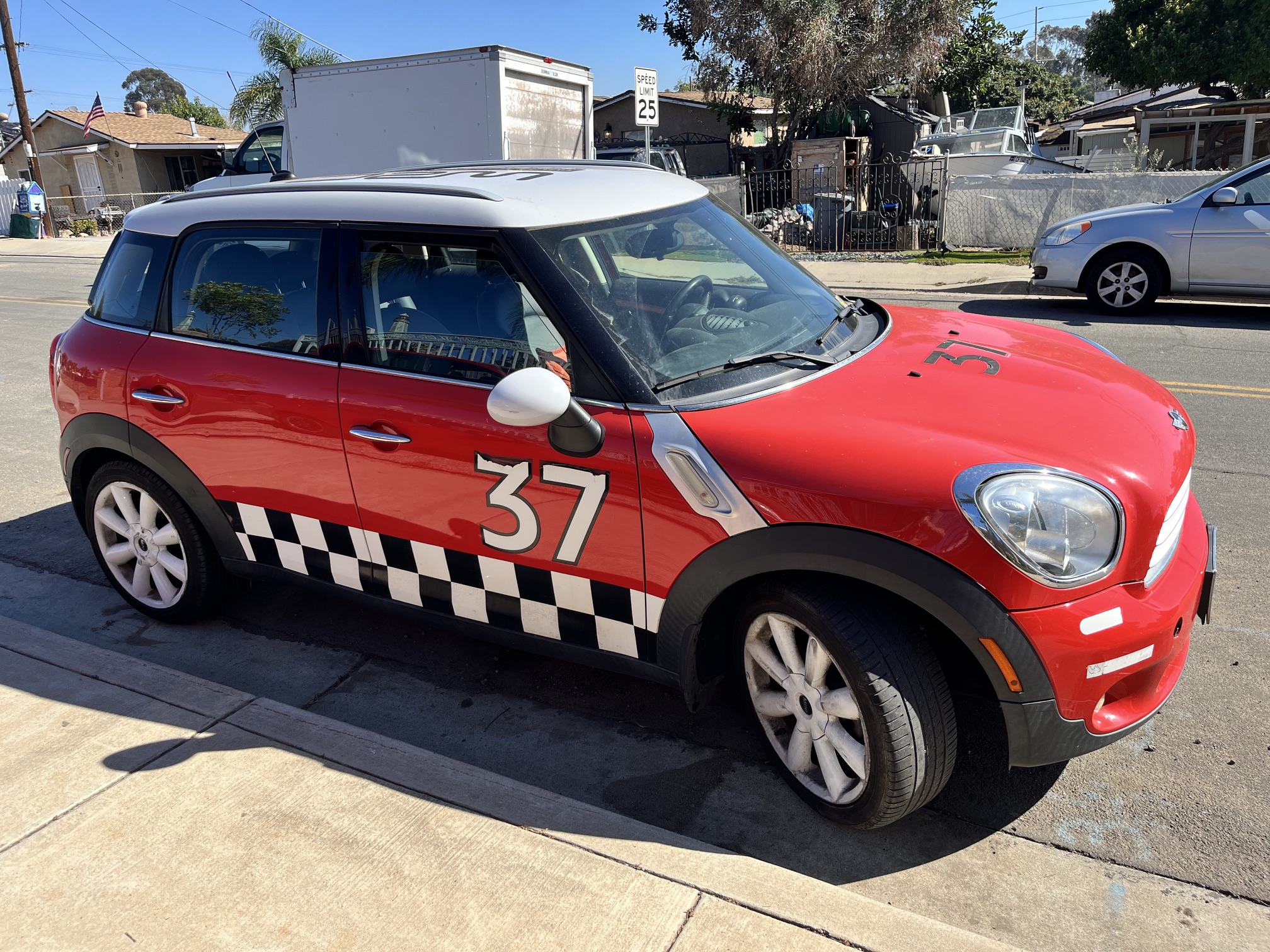 Used 2012 MINI Cooper Countryman FWD image 1