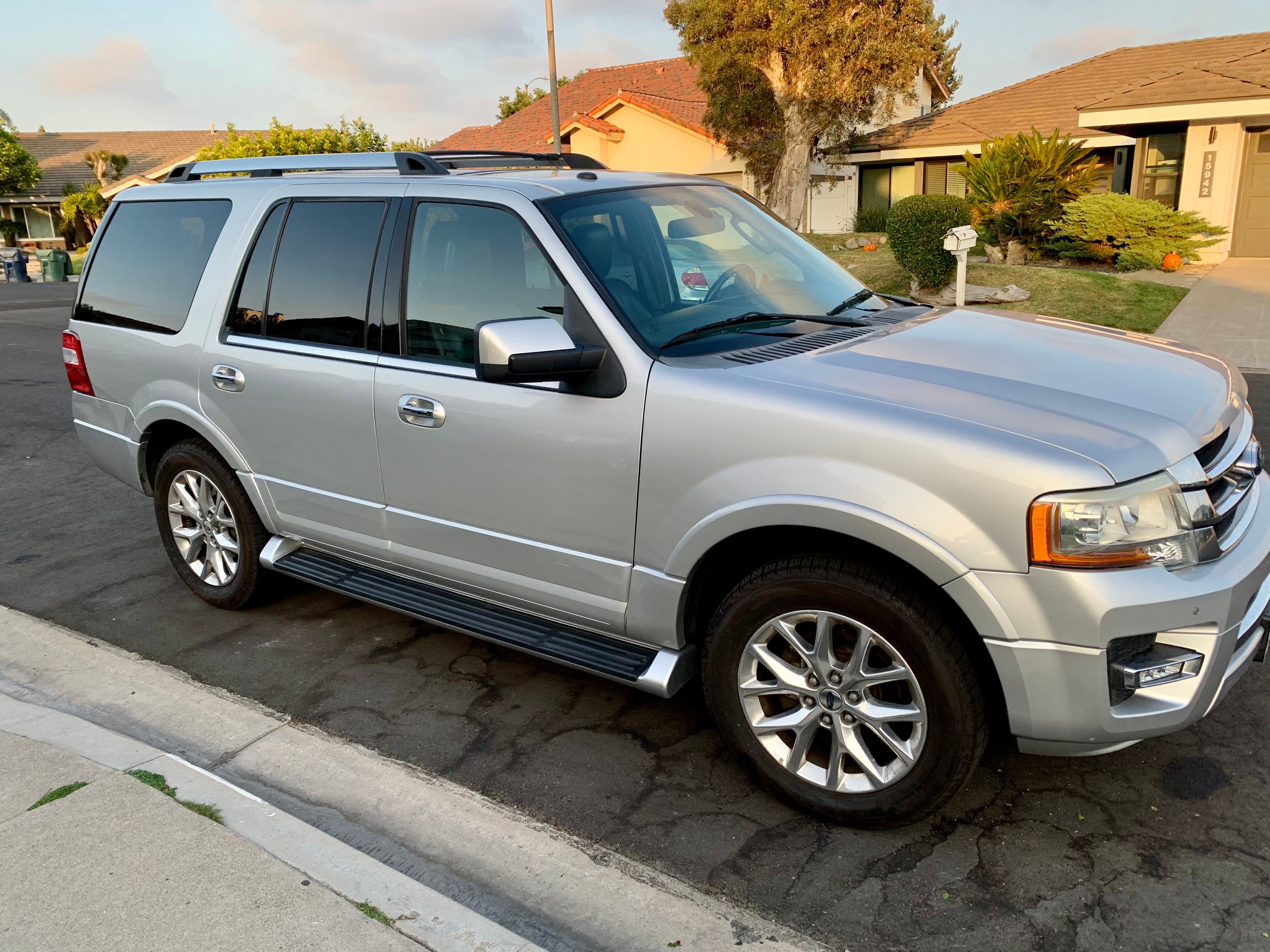 Used 2016 Ford Expedition Limited RWD image 1