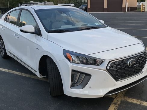 Used 2020 Hyundai Ioniq Limited FWD image 5