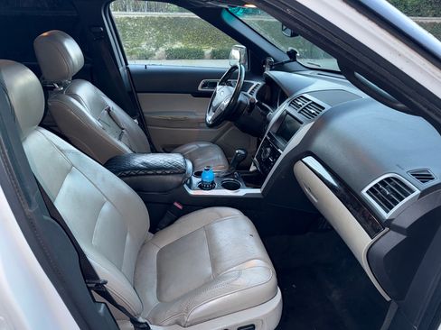 Used 2011 Ford Explorer Limited w/ 301A Rapid Spec Order Code image 22