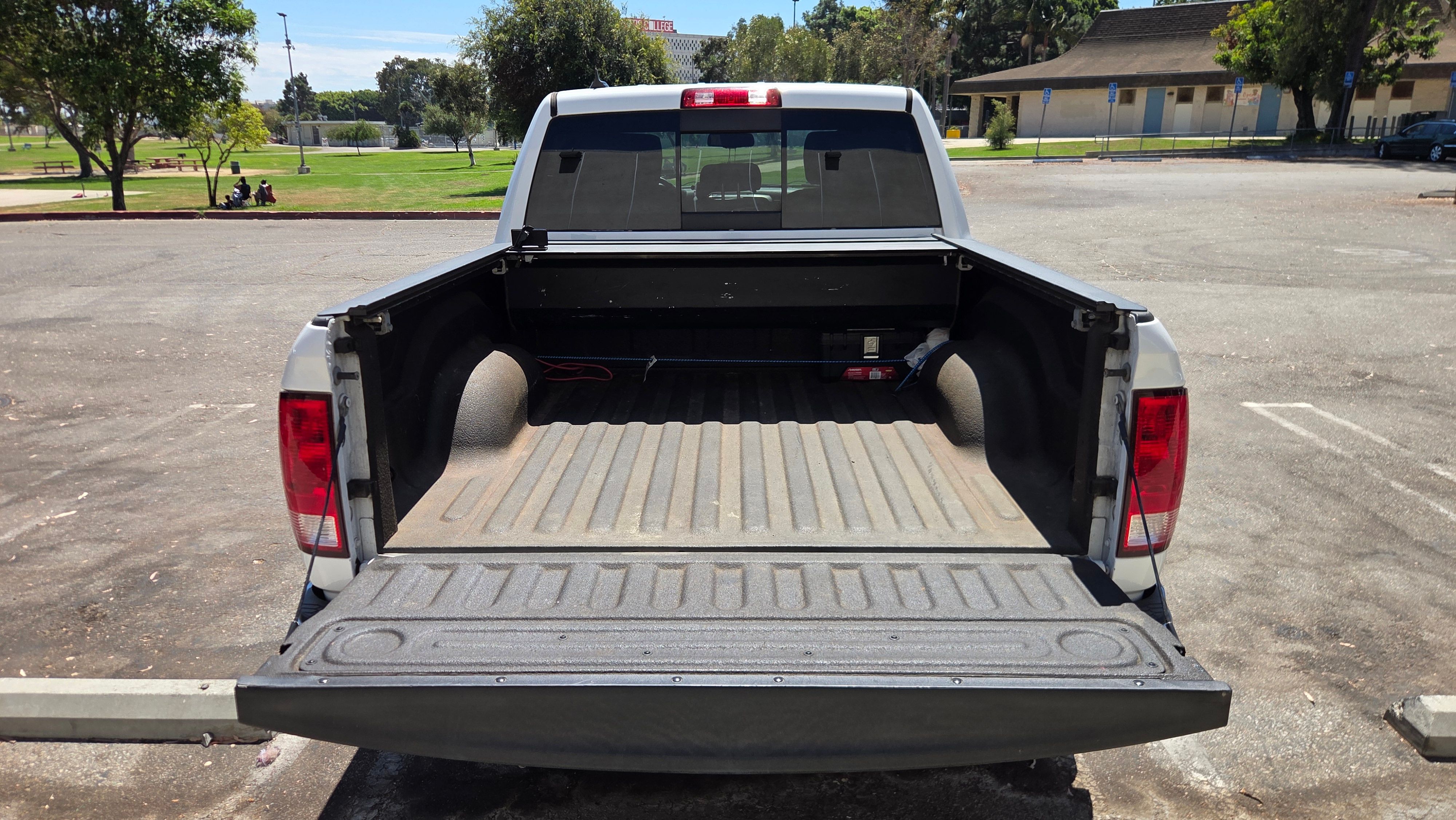 Used 2015 RAM 1500 Big Horn RWD image 16