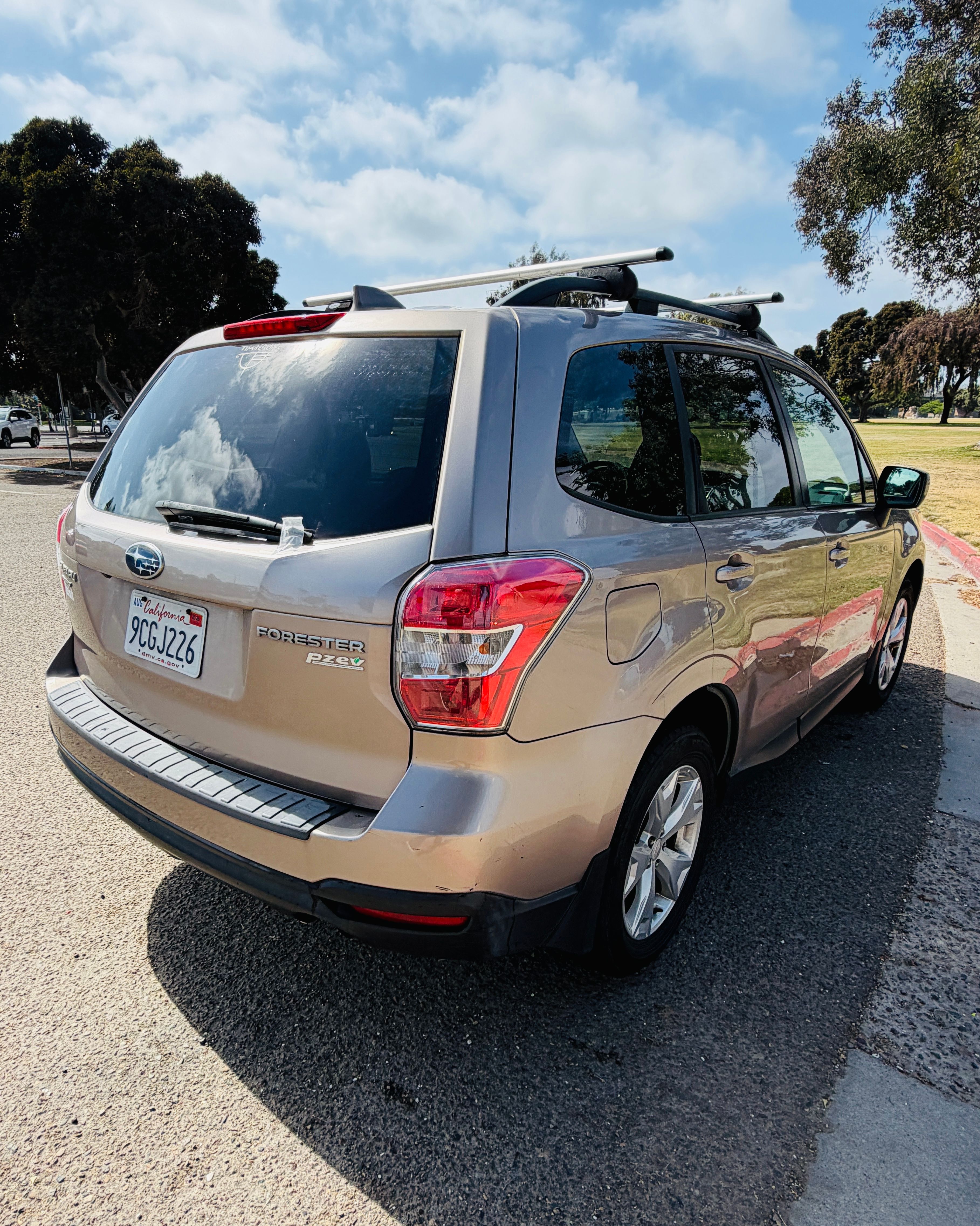 Used 2016 Subaru Forester 2.5i Premium w/ All-Weather Package AWD/4WD image 5