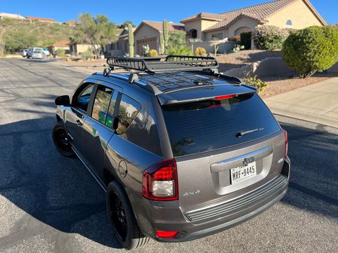 Used 2014 Jeep Compass Latitude image 4