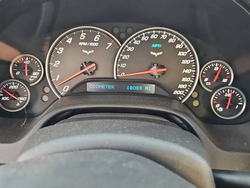 Used 2005 Chevrolet Corvette Coupe w/ Preferred Equipment Group image 18