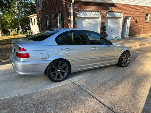 Used 2002 BMW 325xi Sedan AWD/4WD image 6