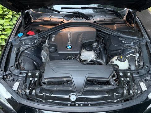 Used 2017 BMW 320i xDrive Sedan AWD/4WD image 6